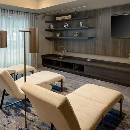 Courtyard By Marriott Dallas Downtown/Reunion District-2