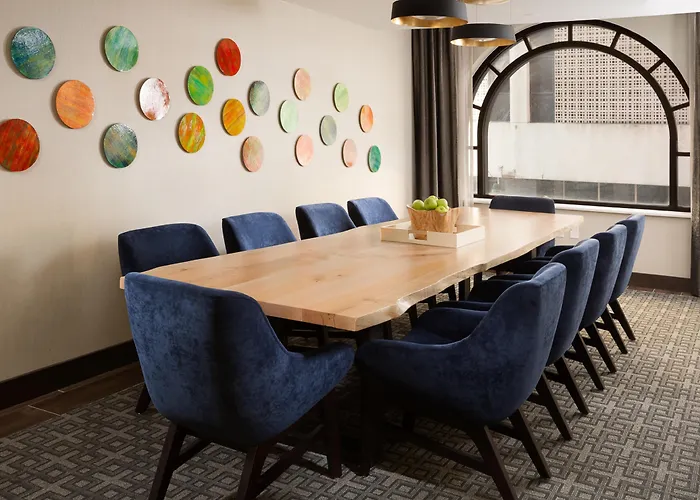 Hampton Inn & Suites Dallas Downtown